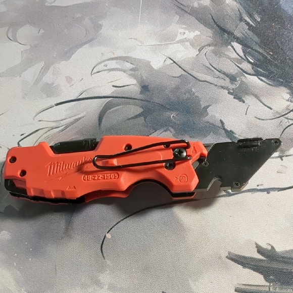 Milwaukee Fastback Red Utility Knife - Picture 2 of 4